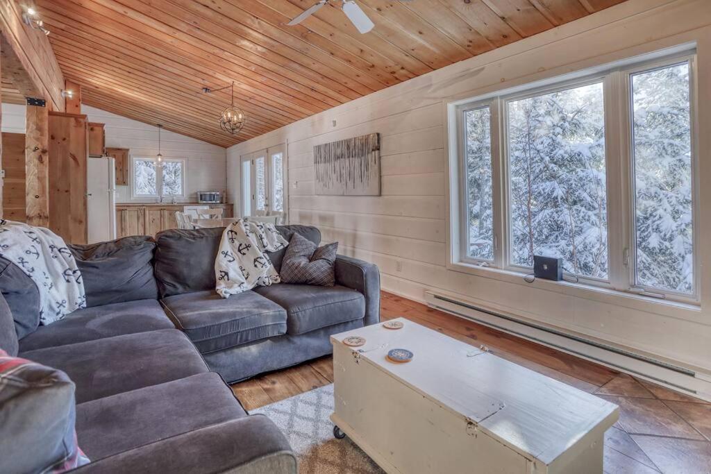 Chalet Le Cozy, Spa Et Sauna Notre-Dame-de-la-Merci Luaran gambar