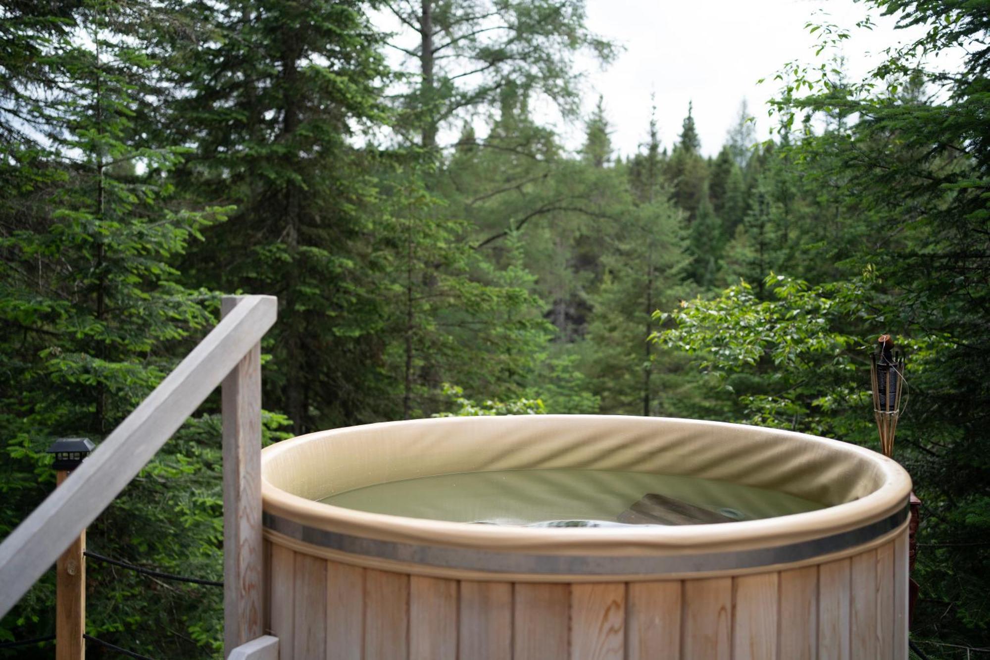 Chalet Le Cozy, Spa Et Sauna Notre-Dame-de-la-Merci Luaran gambar